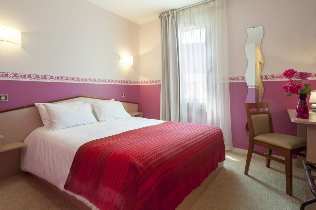 Brit Hotel Le Lion D'Or Chinon Exteriör bild