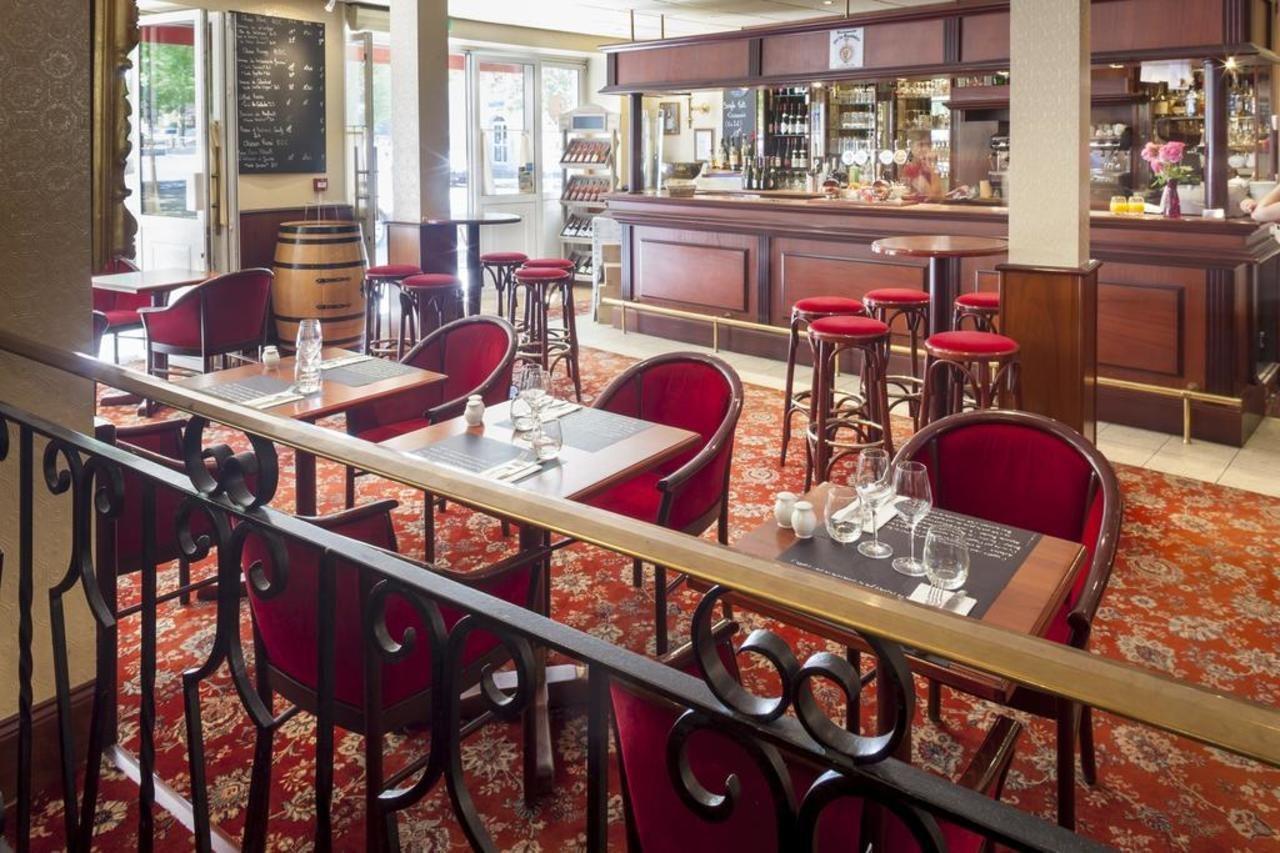 Brit Hotel Le Lion D'Or Chinon Exteriör bild