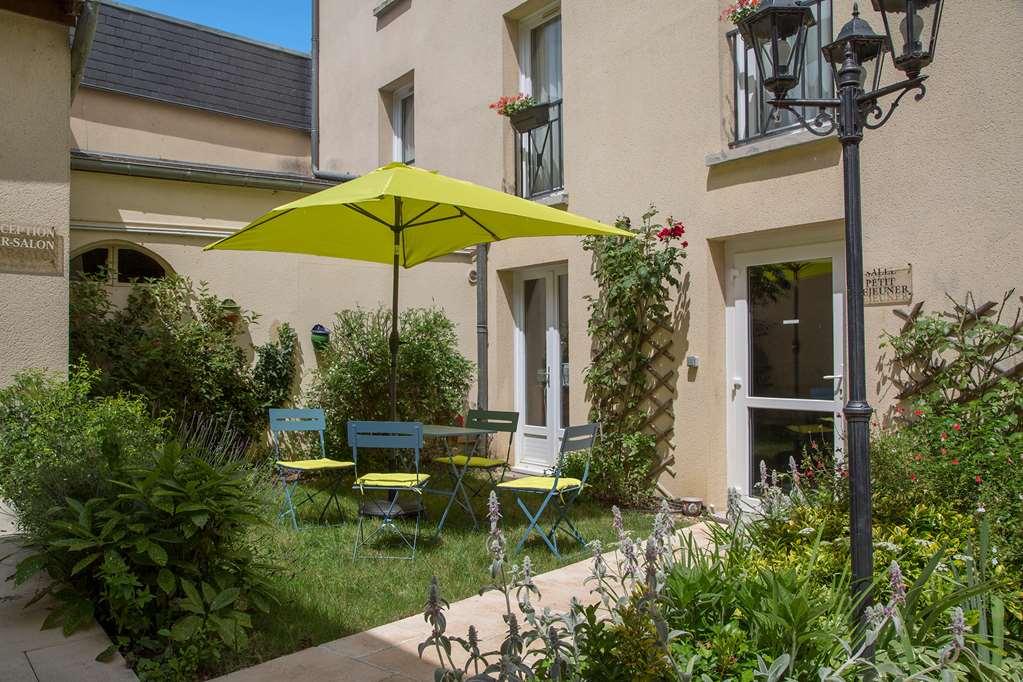 Brit Hotel Le Lion D'Or Chinon Exteriör bild