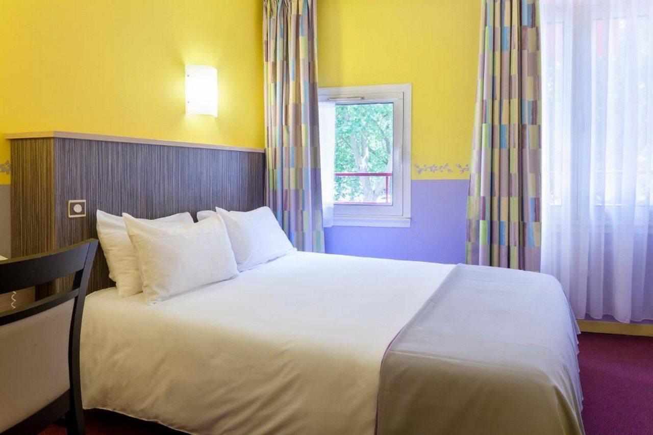 Brit Hotel Le Lion D'Or Chinon Exteriör bild
