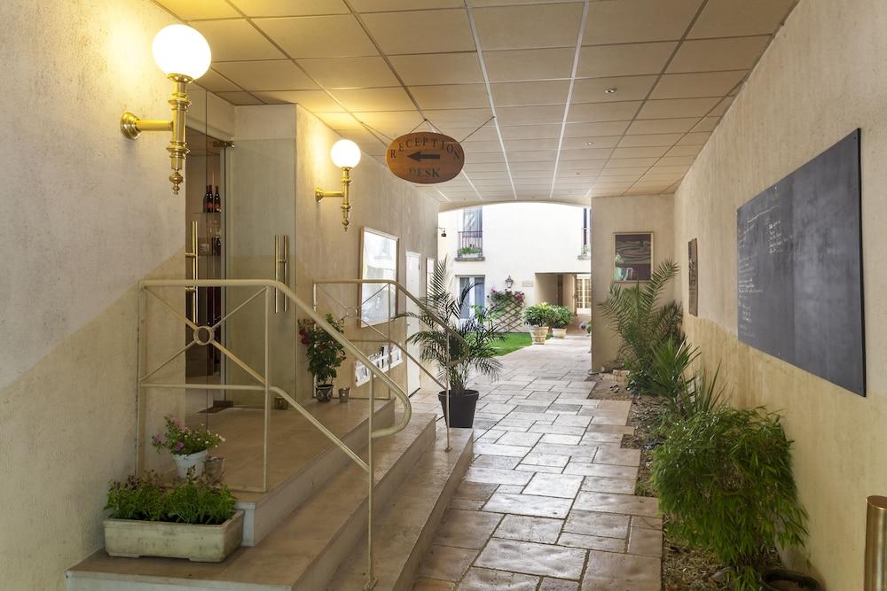 Brit Hotel Le Lion D'Or Chinon Exteriör bild