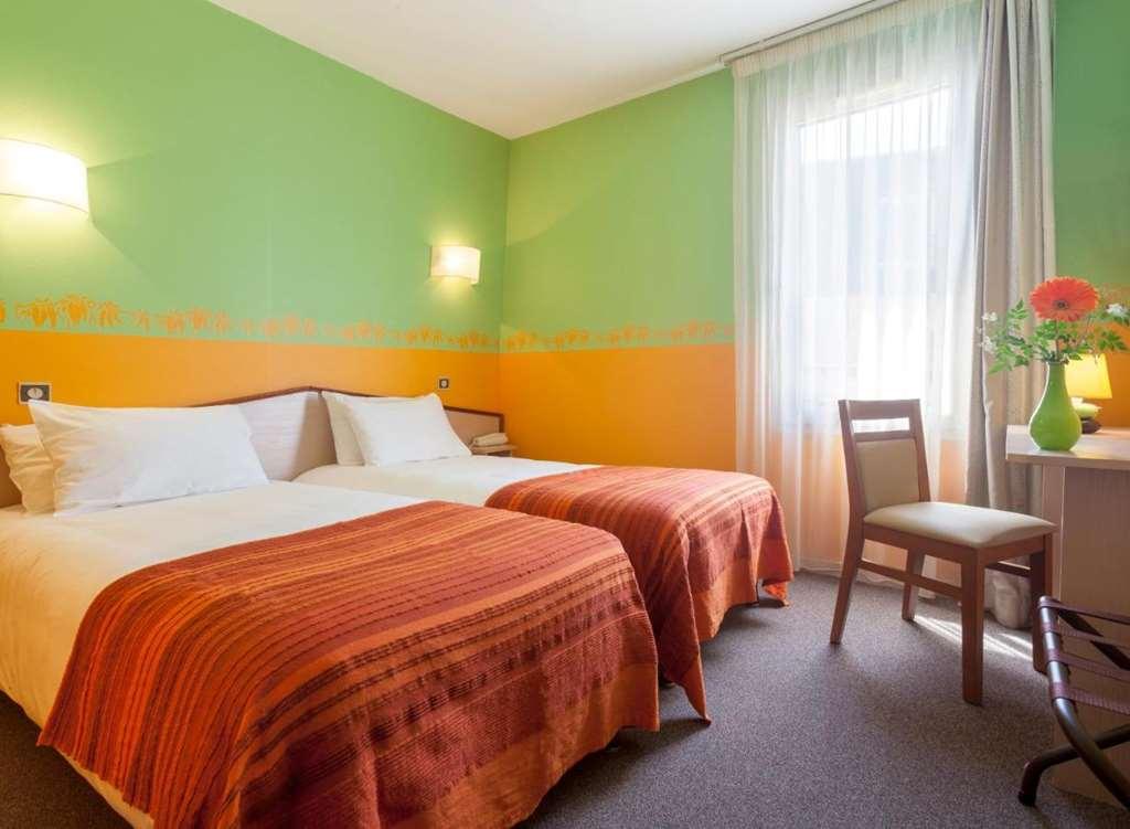 Brit Hotel Le Lion D'Or Chinon Rum bild