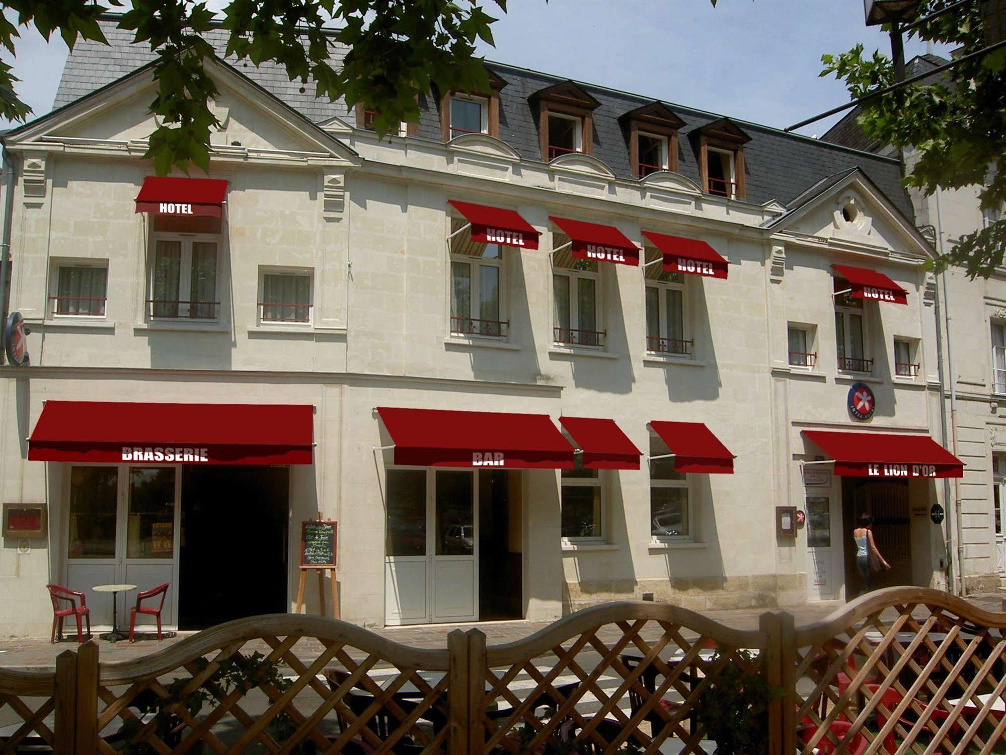 Brit Hotel Le Lion D'Or Chinon Exteriör bild